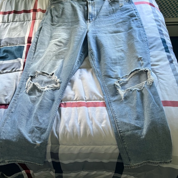 AE slightly used ladies stretch jeans size 14S from  a smoke-free home - Picture 2 of 8